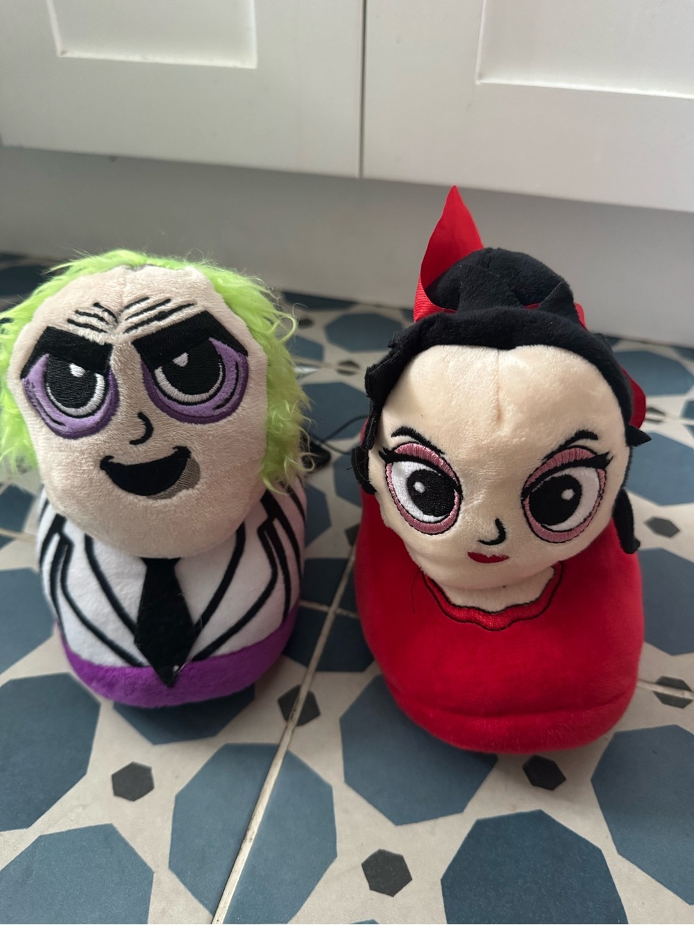 NWT beetle juice and lidia slippers size 7/8 thick plush 3/d ground up